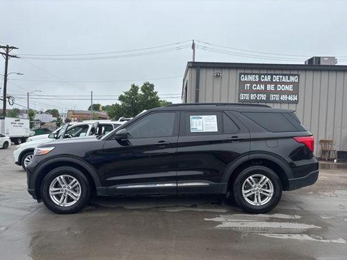 Black Metallic 2023 Ford Explorer XLT
