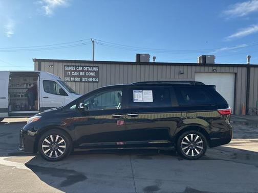 2018 Toyota Sienna Limited Premium