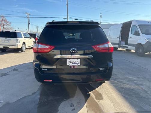 2018 Toyota Sienna Limited Premium