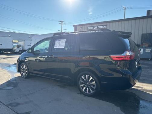 2018 Toyota Sienna Limited Premium