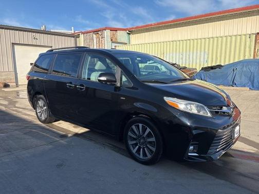 2018 Toyota Sienna Limited Premium