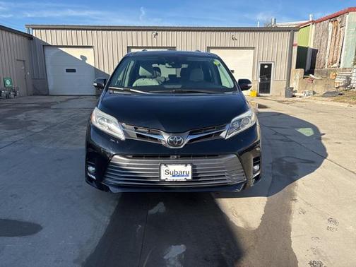 2018 Toyota Sienna Limited Premium
