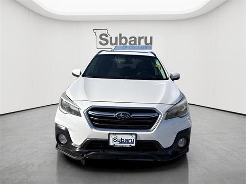 Crystal White Pearl 2018 Subaru Outback 3.6R Touring