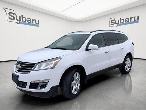 Summit White 2017 Chevrolet Traverse 1LT