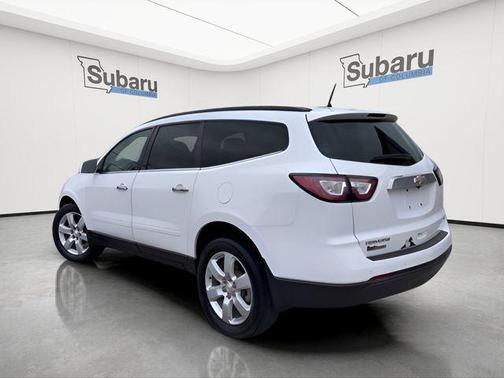 Summit White 2017 Chevrolet Traverse 1LT