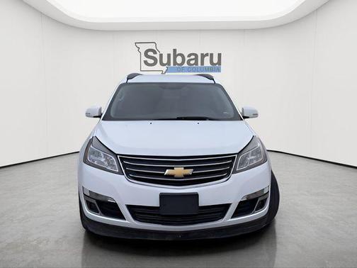 Summit White 2017 Chevrolet Traverse 1LT