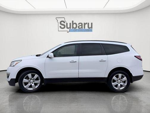 Summit White 2017 Chevrolet Traverse 1LT
