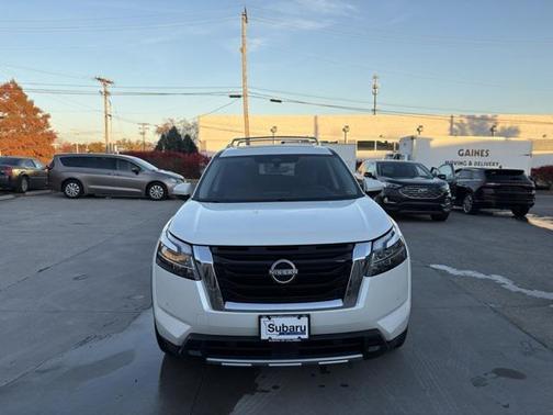 2024 Nissan Pathfinder Platinum 4WD