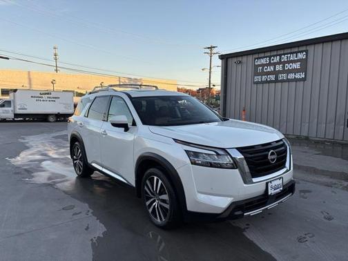 2024 Nissan Pathfinder Platinum 4WD