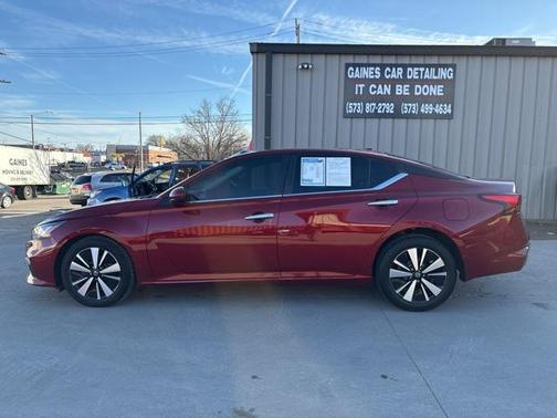 2022 Nissan Altima 2.5 SV