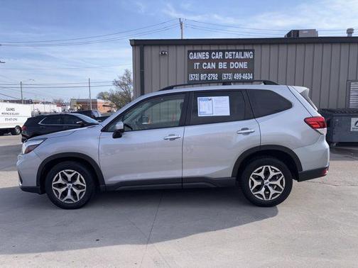 Ice Silver Metallic 2021 Subaru Forester Premium