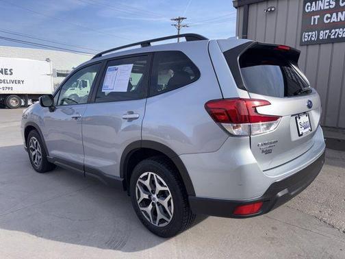 Ice Silver Metallic 2021 Subaru Forester Premium