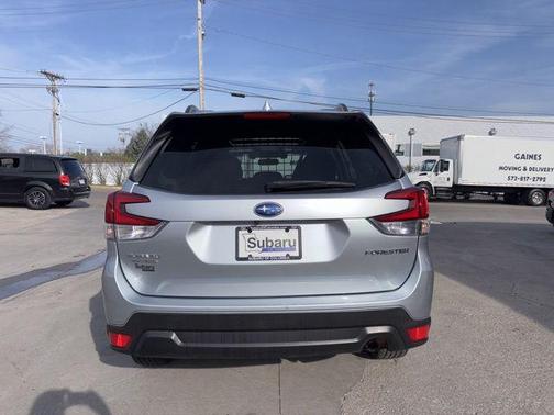 Ice Silver Metallic 2021 Subaru Forester Premium