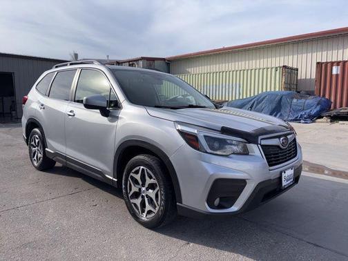 Ice Silver Metallic 2021 Subaru Forester Premium