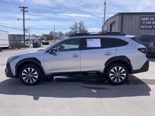 Ice Silver Metallic 2025 Subaru Outback Limited