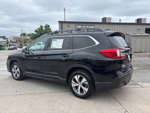 Crystal Black Silica 2023 Subaru Ascent Premium 7-Passenger