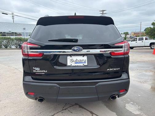 Crystal Black Silica 2023 Subaru Ascent Premium 7-Passenger