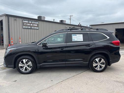 Crystal Black Silica 2023 Subaru Ascent Premium 7-Passenger