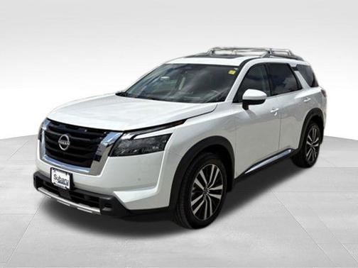 White Pearl 2025 Nissan Pathfinder Platinum 4WD