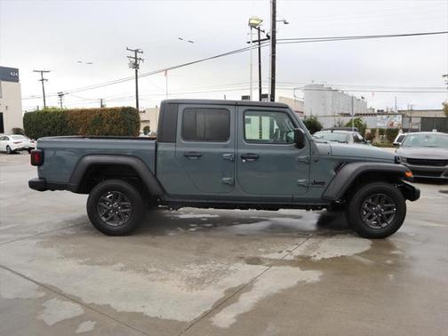 2025 Jeep Gladiator Sport S