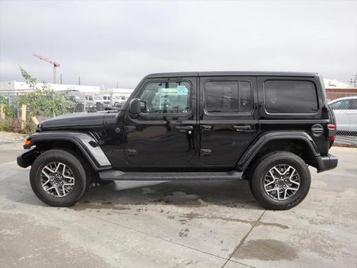 2025 Jeep Wrangler 4-Door Sahara 4x4