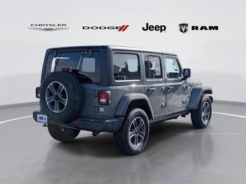 2023 Jeep Wrangler 4-Door Sahara 4x4