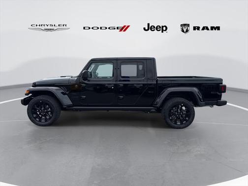 2025 Jeep Gladiator Nighthawk