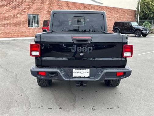 2025 Jeep Gladiator Nighthawk