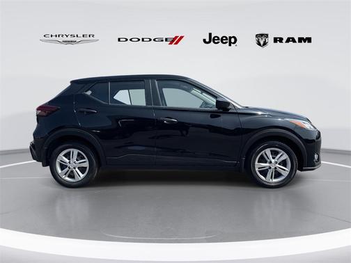 2022 Nissan Kicks S
