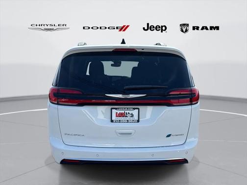 2025 Chrysler Pacifica L
