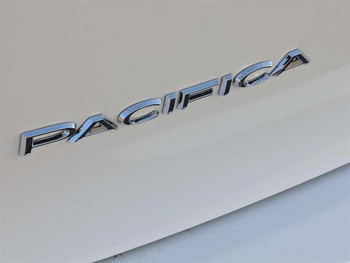 2025 Chrysler Pacifica L