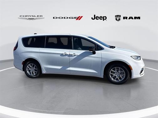 2026 Chrysler Pacifica L