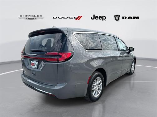 2025 Chrysler Pacifica L