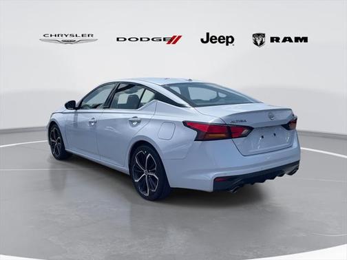 2023 Nissan Altima SR FWD