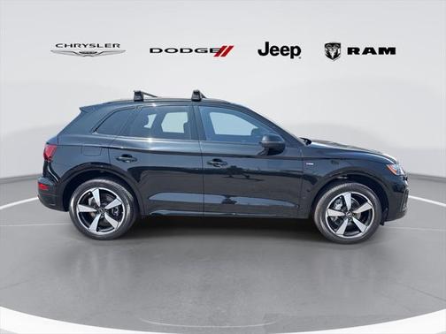 2022 Audi Q5 45 S line Premium Plus