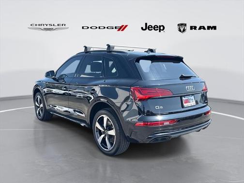 2022 Audi Q5 45 S line Premium Plus