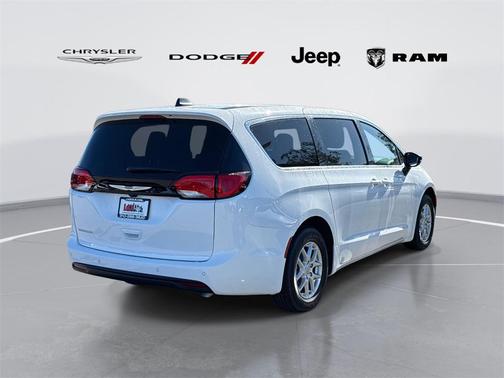 2026 Chrysler Voyager LX