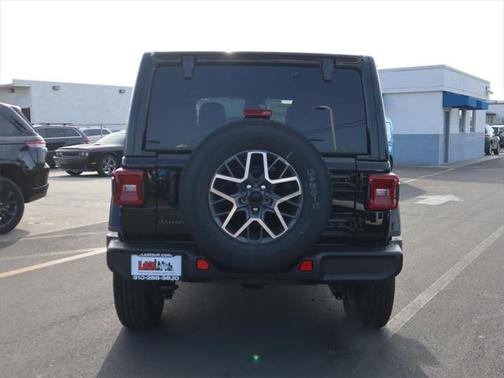 2025 Jeep Wrangler 4-Door Sahara 4x4
