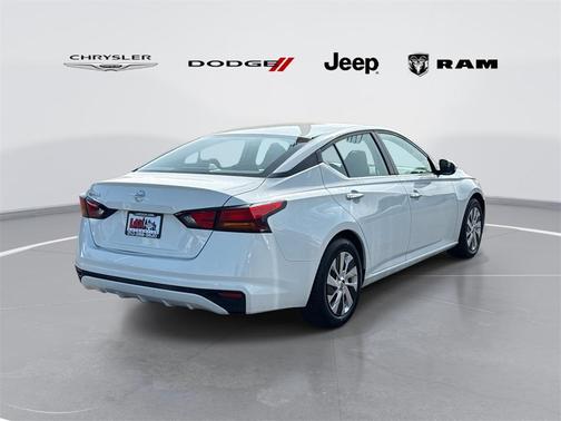 2022 Nissan Altima S FWD