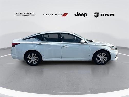 2022 Nissan Altima S FWD