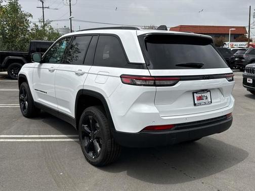 2025 Jeep Grand Cherokee Altitude