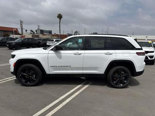 2025 Jeep Grand Cherokee Altitude
