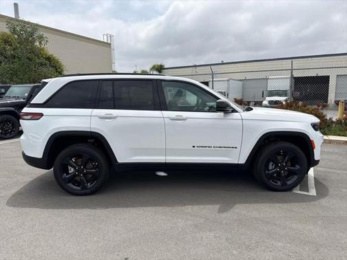 2025 Jeep Grand Cherokee Altitude