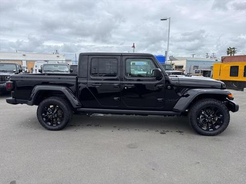 2025 Jeep Gladiator Nighthawk
