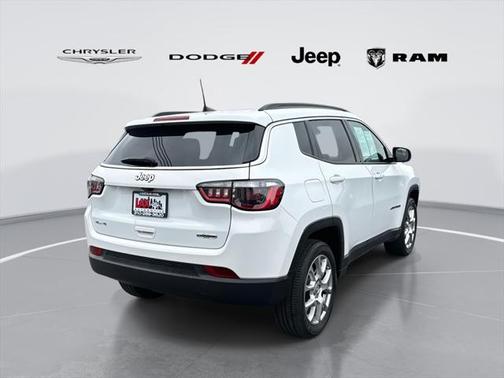 2022 Jeep Compass Latitude Lux