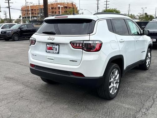 2022 Jeep Compass Latitude Lux