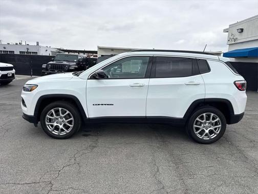 2022 Jeep Compass Latitude Lux
