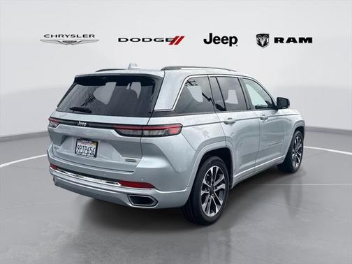 2022 Jeep Grand Cherokee Overland