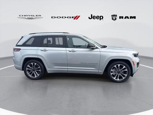 2022 Jeep Grand Cherokee Overland