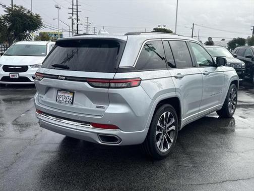 2022 Jeep Grand Cherokee Overland